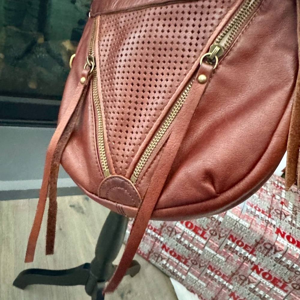 Lucky Brand Leather Crossbody Bag with Fringe & Zip Details - Picture 2 of 7